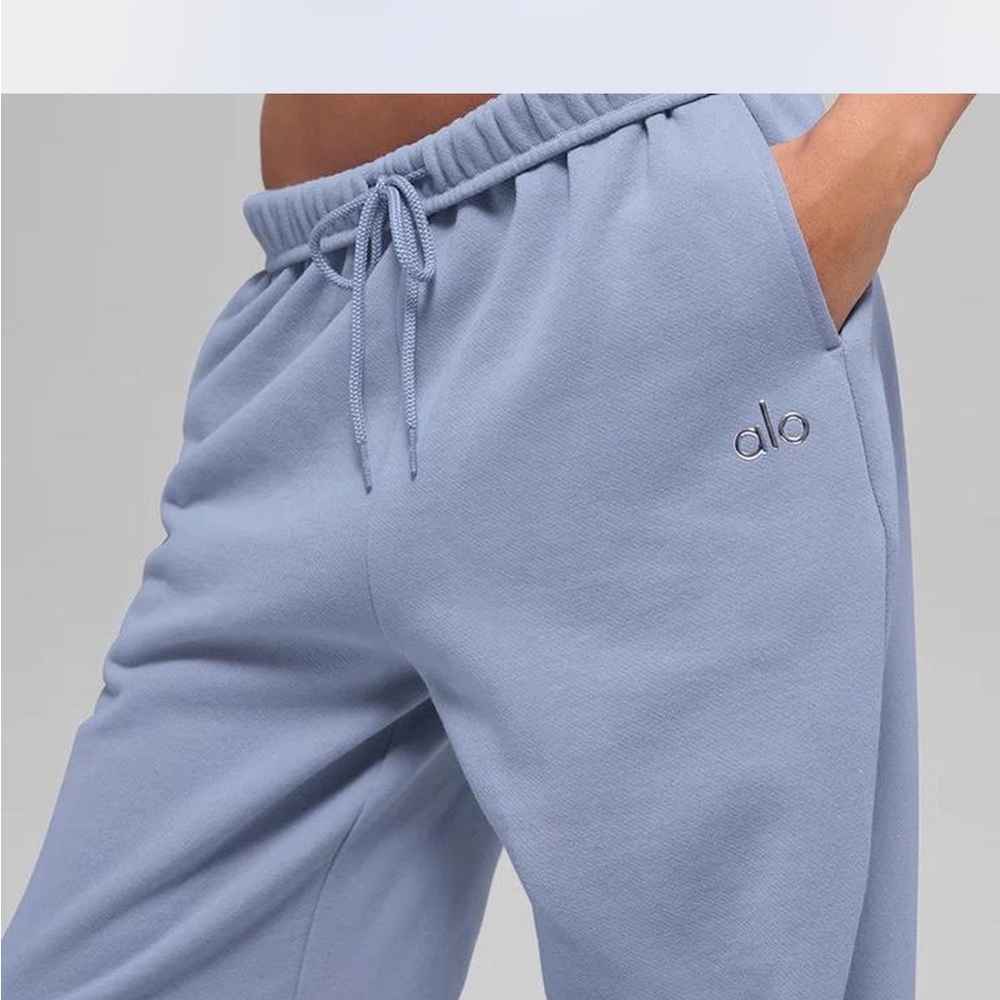 NWT ALO Yoga  winter frost Joggers